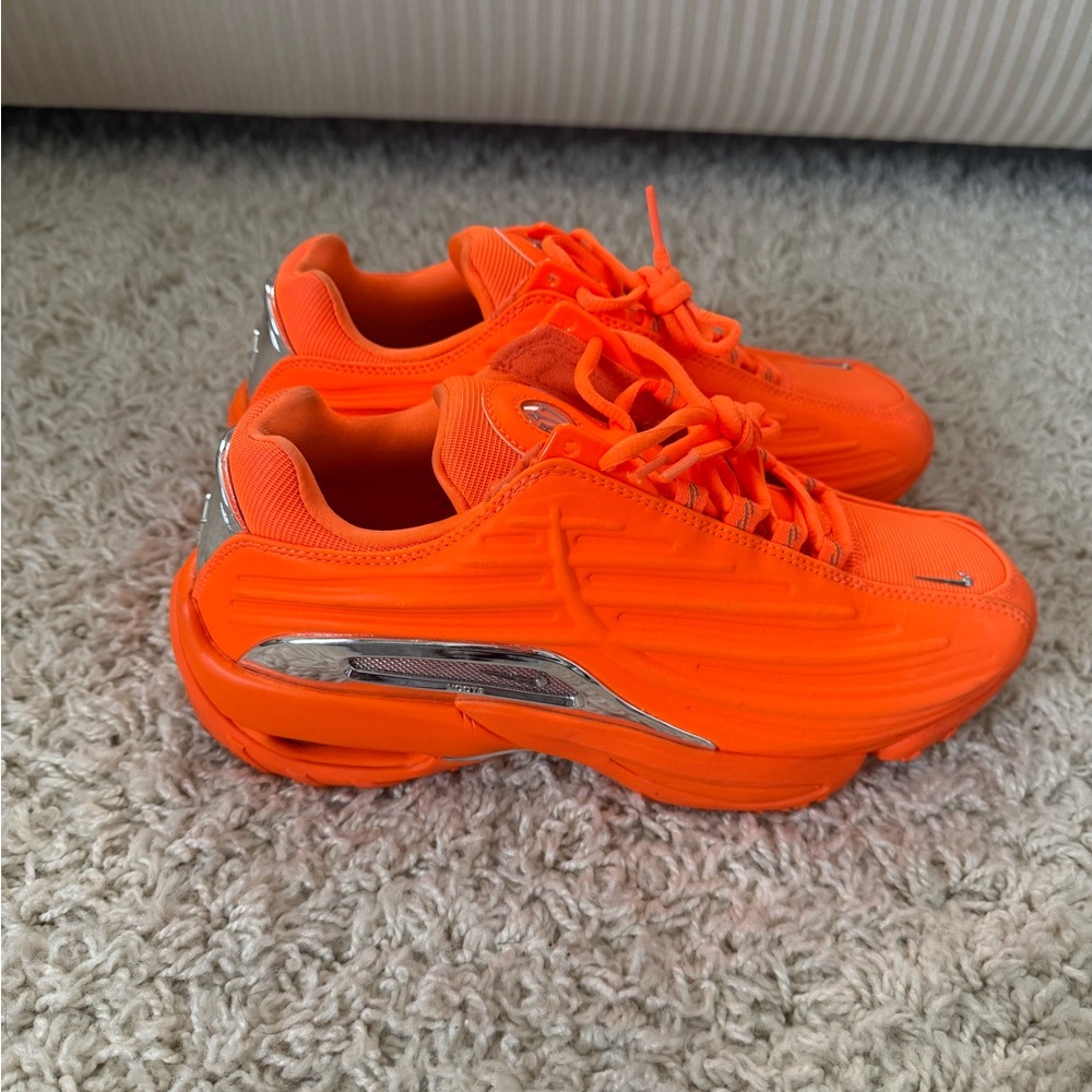 Nike Hot Step 2
Drake NOCTA Total Orange